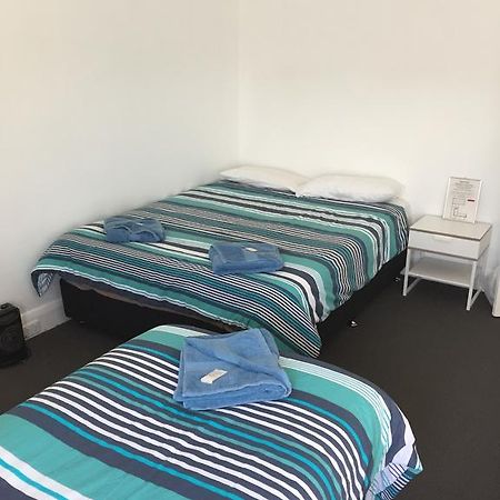 Crown Inn Hotel Kingston Se Екстериор снимка