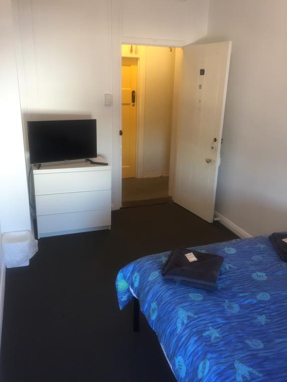 Crown Inn Hotel Kingston Se Екстериор снимка