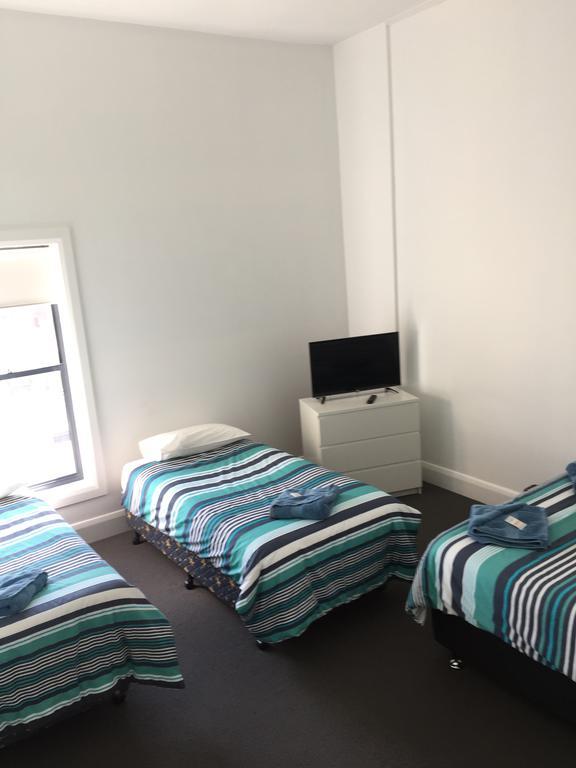 Crown Inn Hotel Kingston Se Екстериор снимка