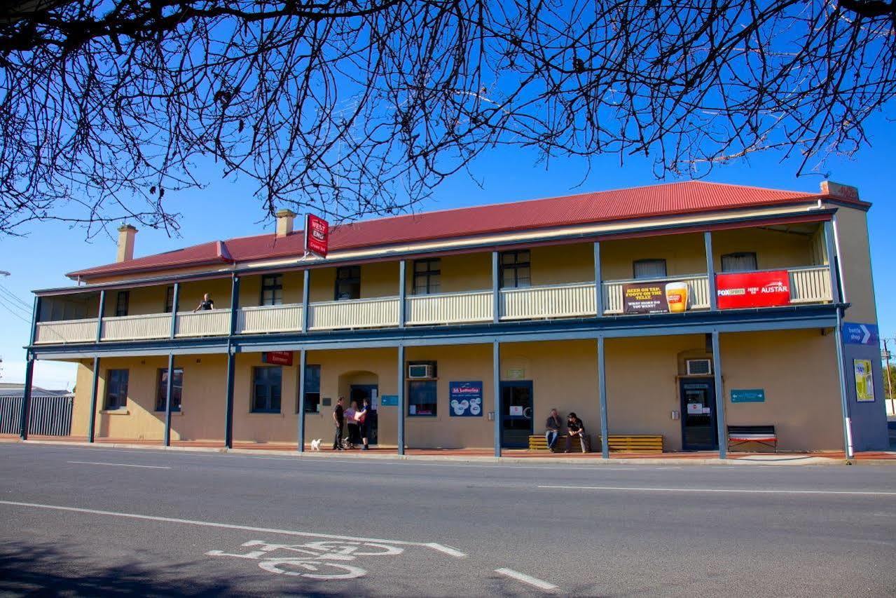 Crown Inn Hotel Kingston Se Екстериор снимка
