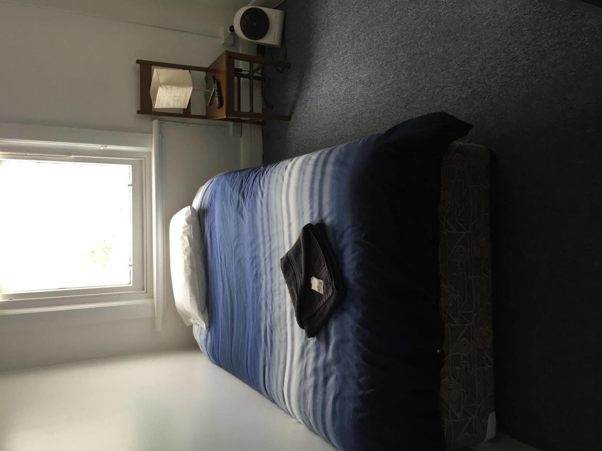 Crown Inn Hotel Kingston Se Екстериор снимка